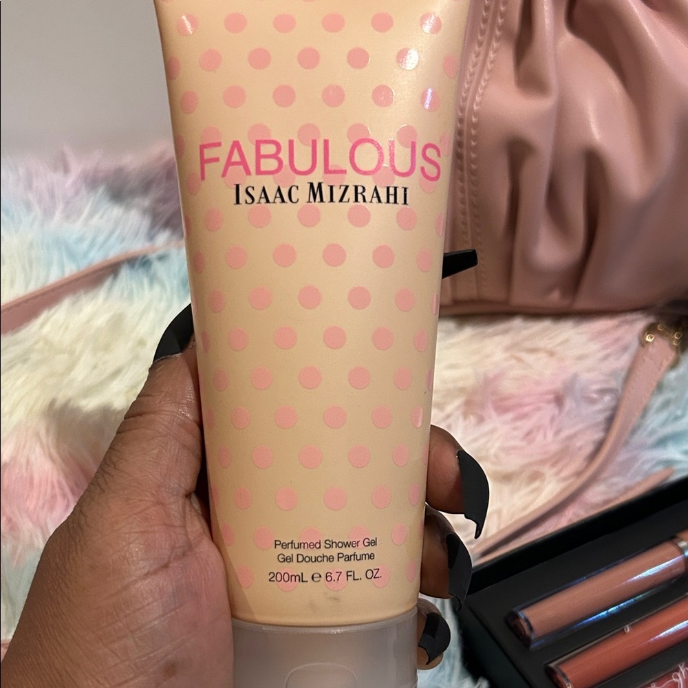 Izzy & Ali Pink bag with Chain Strap Crossbody with Beauty - Picture 2 of 11